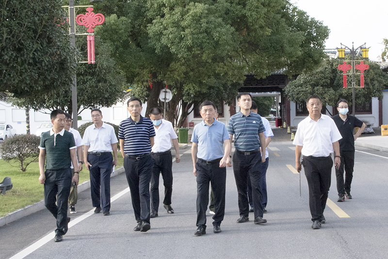 安徽省政协常委谢海涛一行调研明光酒业