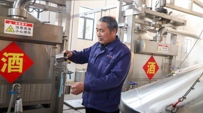 陈庭爱：四十年守艺人 匠心酿酒写春秋